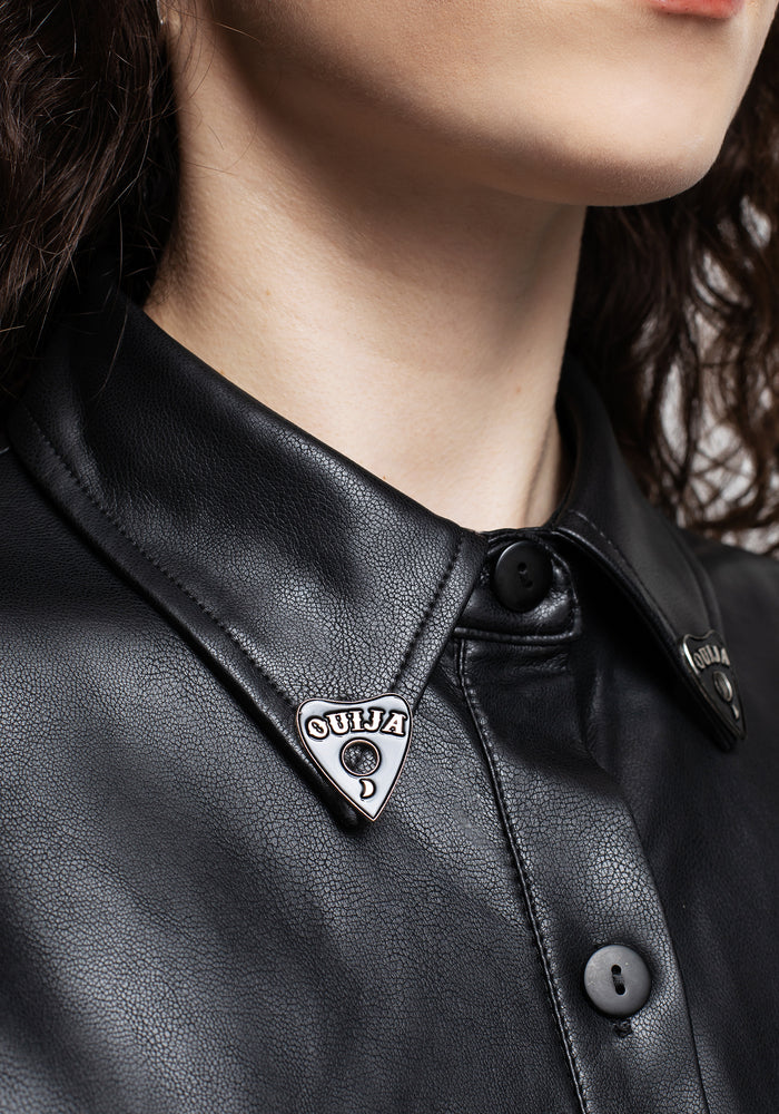 Vestido Mini con Broches de Ouija