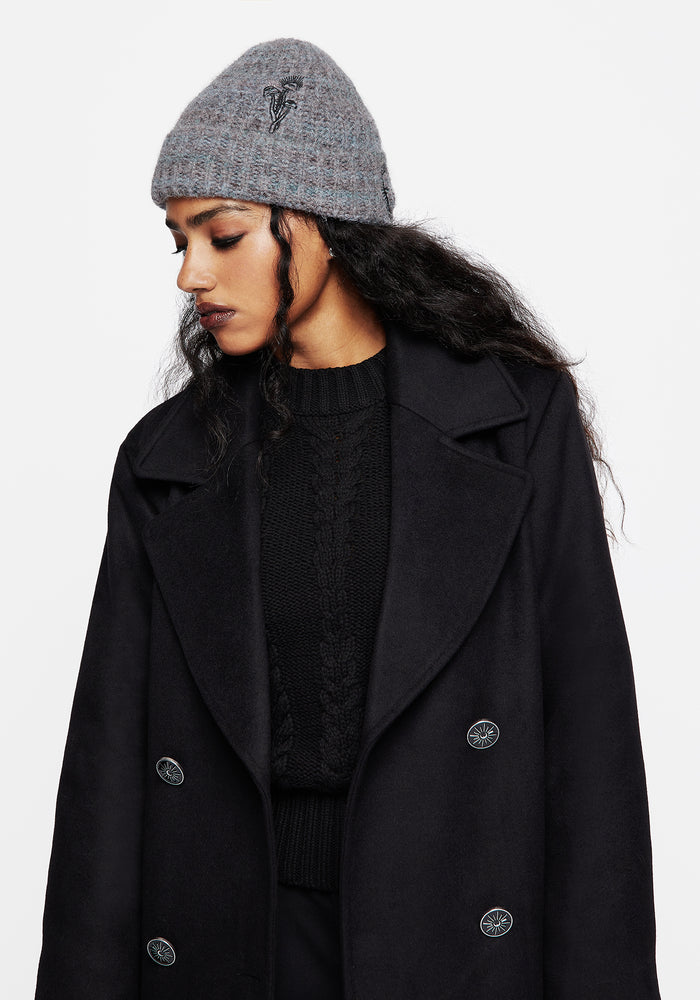 Gorro de punto bordado