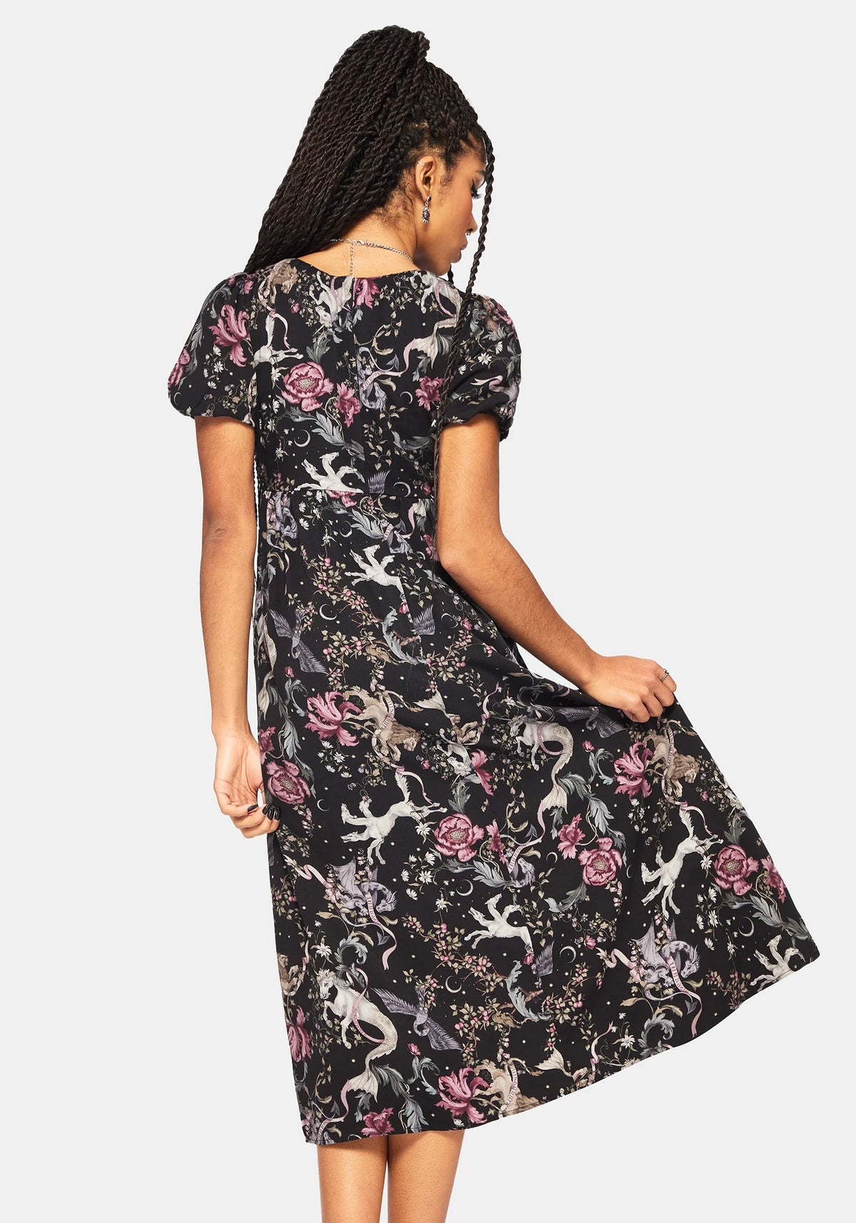 Vista trasera Vestido midi Merunicorn Enchanted Forest Print Puff Sleeve con estampado de sirenas y unicornios de Disturbia
