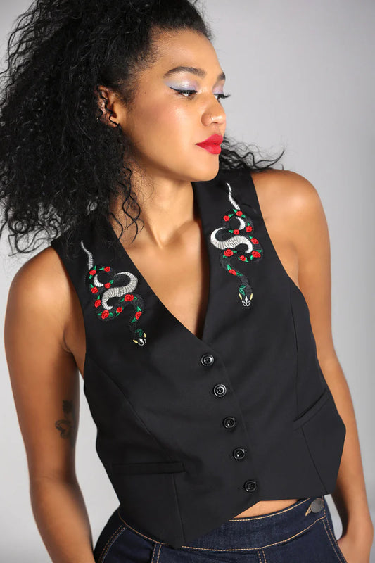 Chaleco negro con bordado