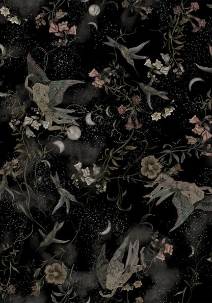 Detalle del estampado de hadas, flores y lunas del Harpyiai Print Puff Sleeve Midi Dress de Disturbia