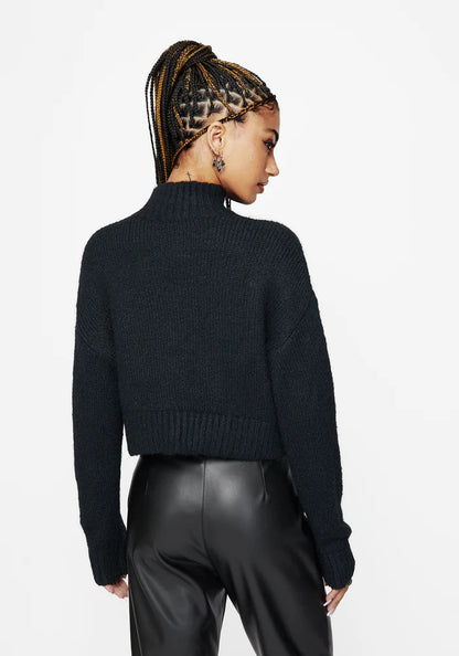 Jersey Corto con Detalles de Cruces