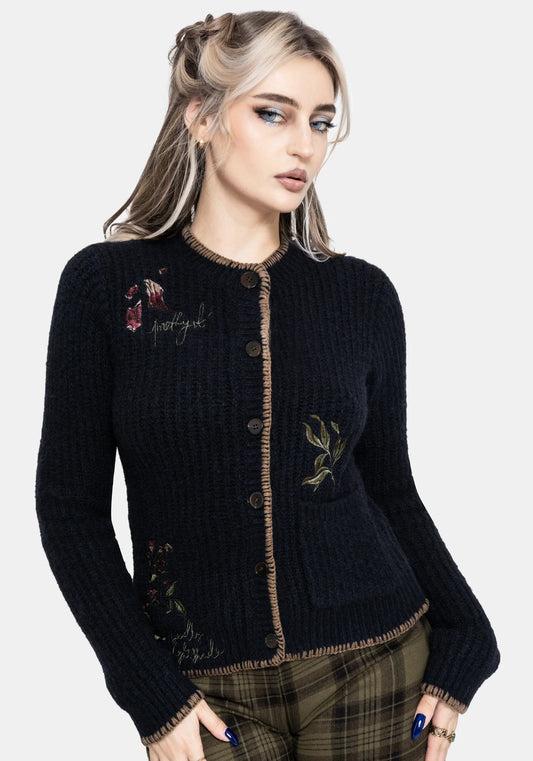 Ame Embroidered Blanket Stitch Cardigan azul marino con bordados de Baba Yaga y hongos de Disturbia