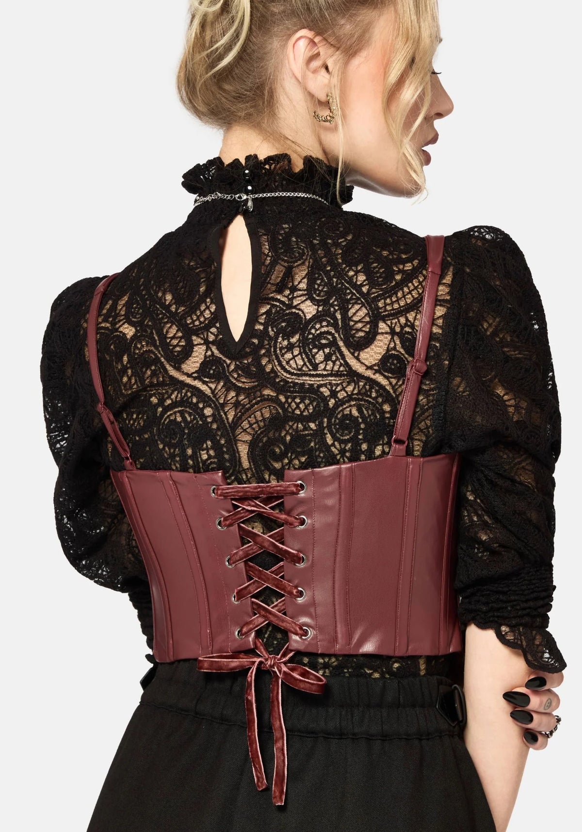 Vista trasera Rouvelle PU Red Corset rojo de cuero vegano con bordado celta de Disturbia